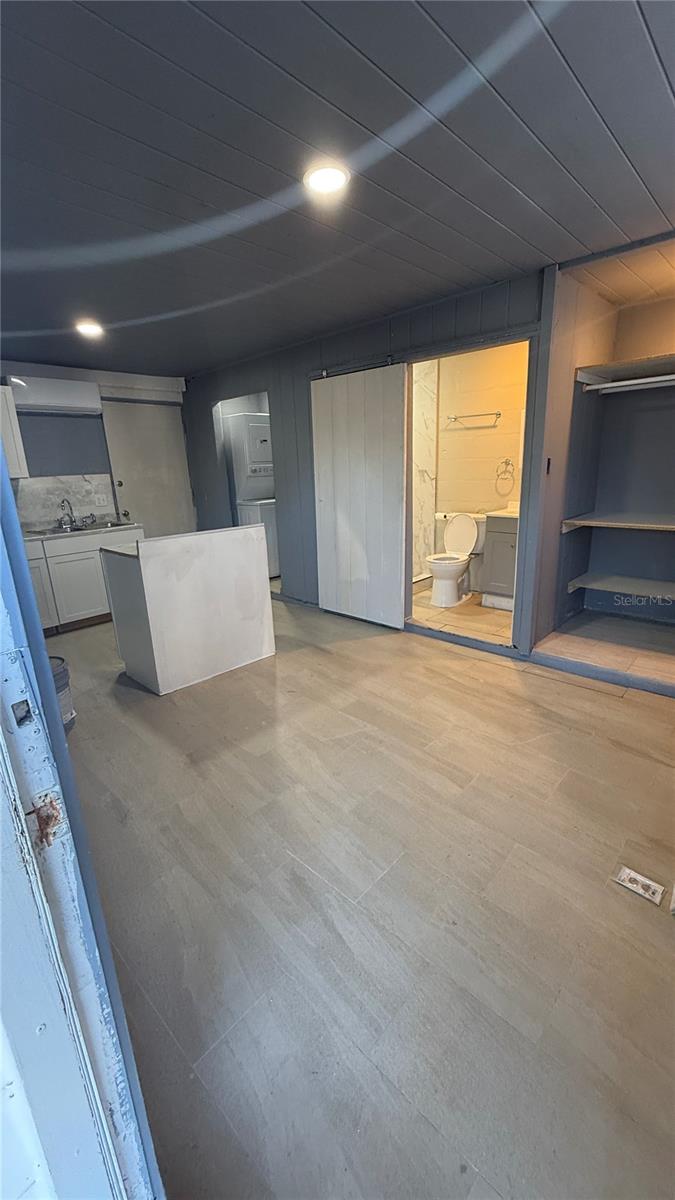 PARKWAY ESTATES - Residential Lease