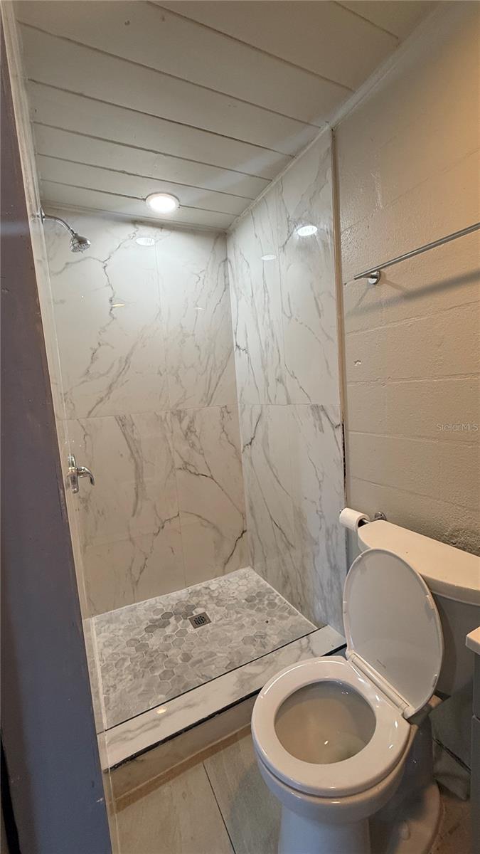 PARKWAY ESTATES - Residential Lease