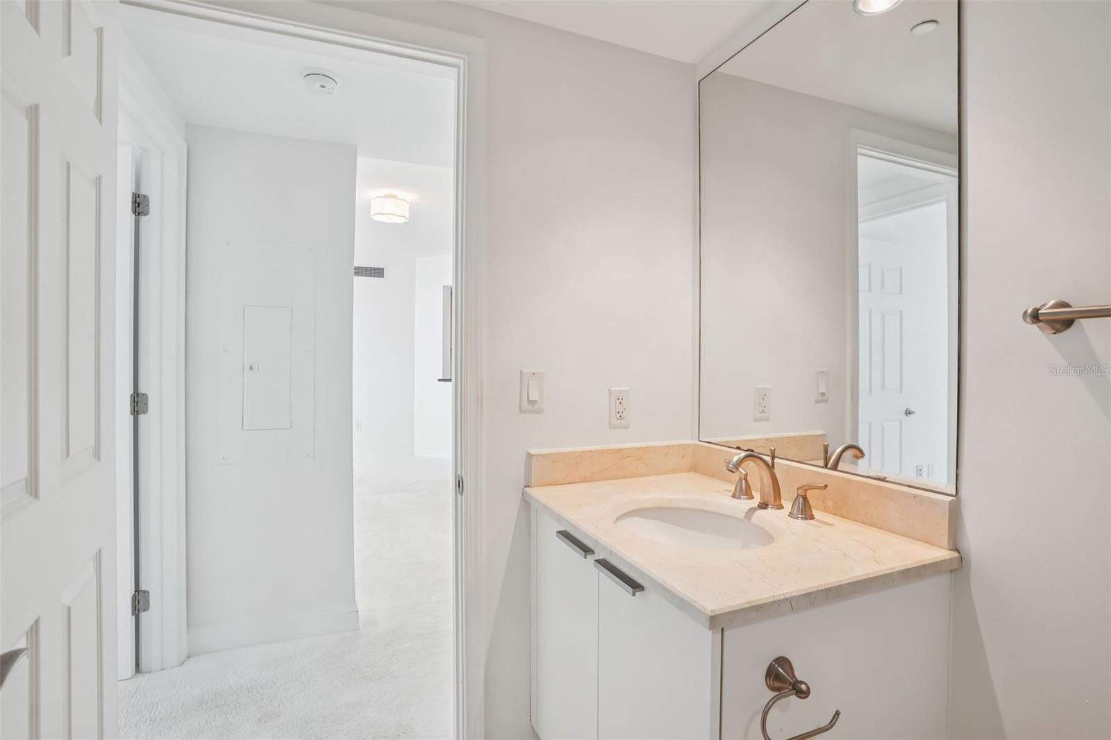 MARINA GRANDE/HALIFAX 01 - Residential