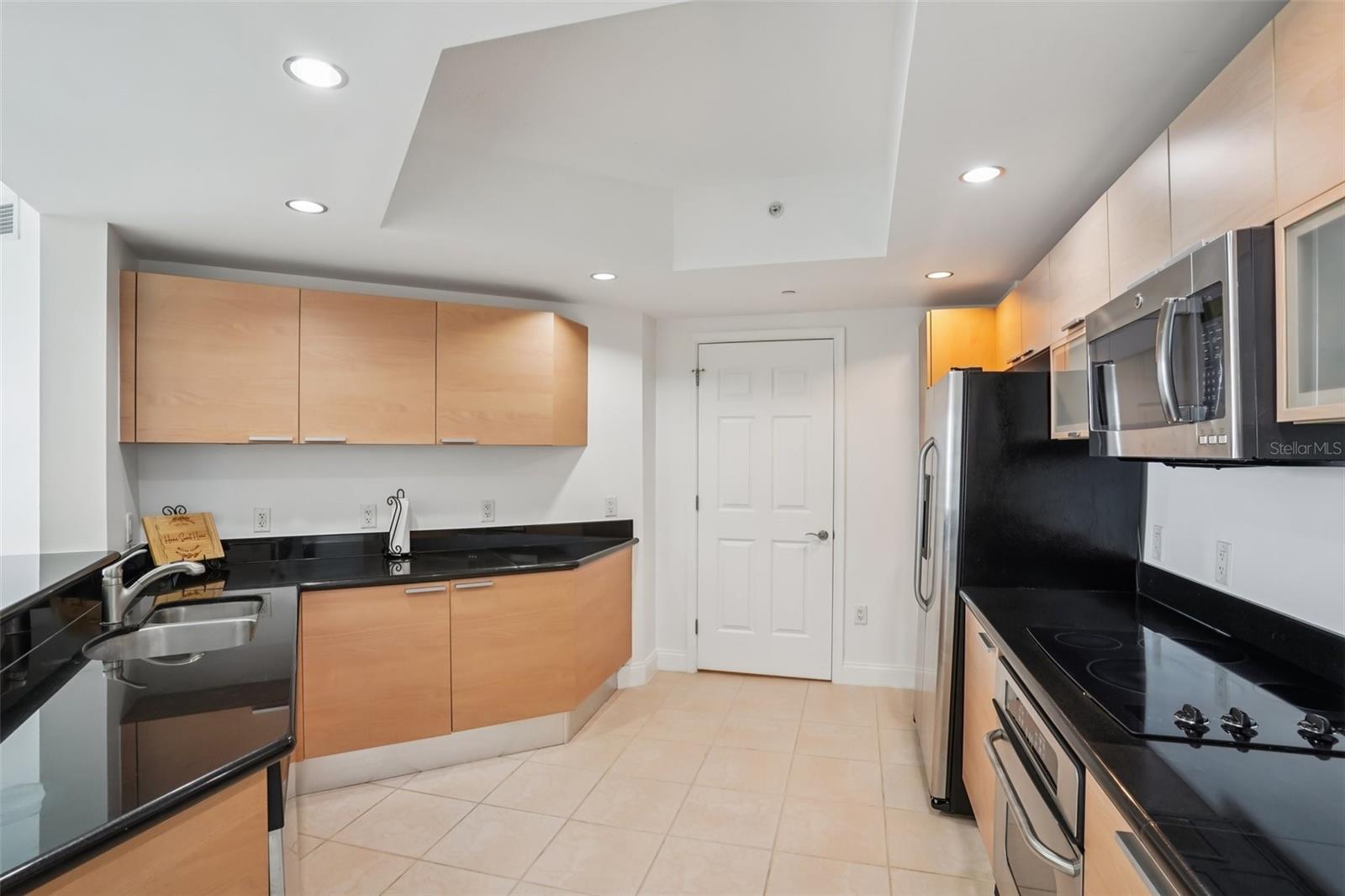 MARINA GRANDE/HALIFAX 01 - Residential