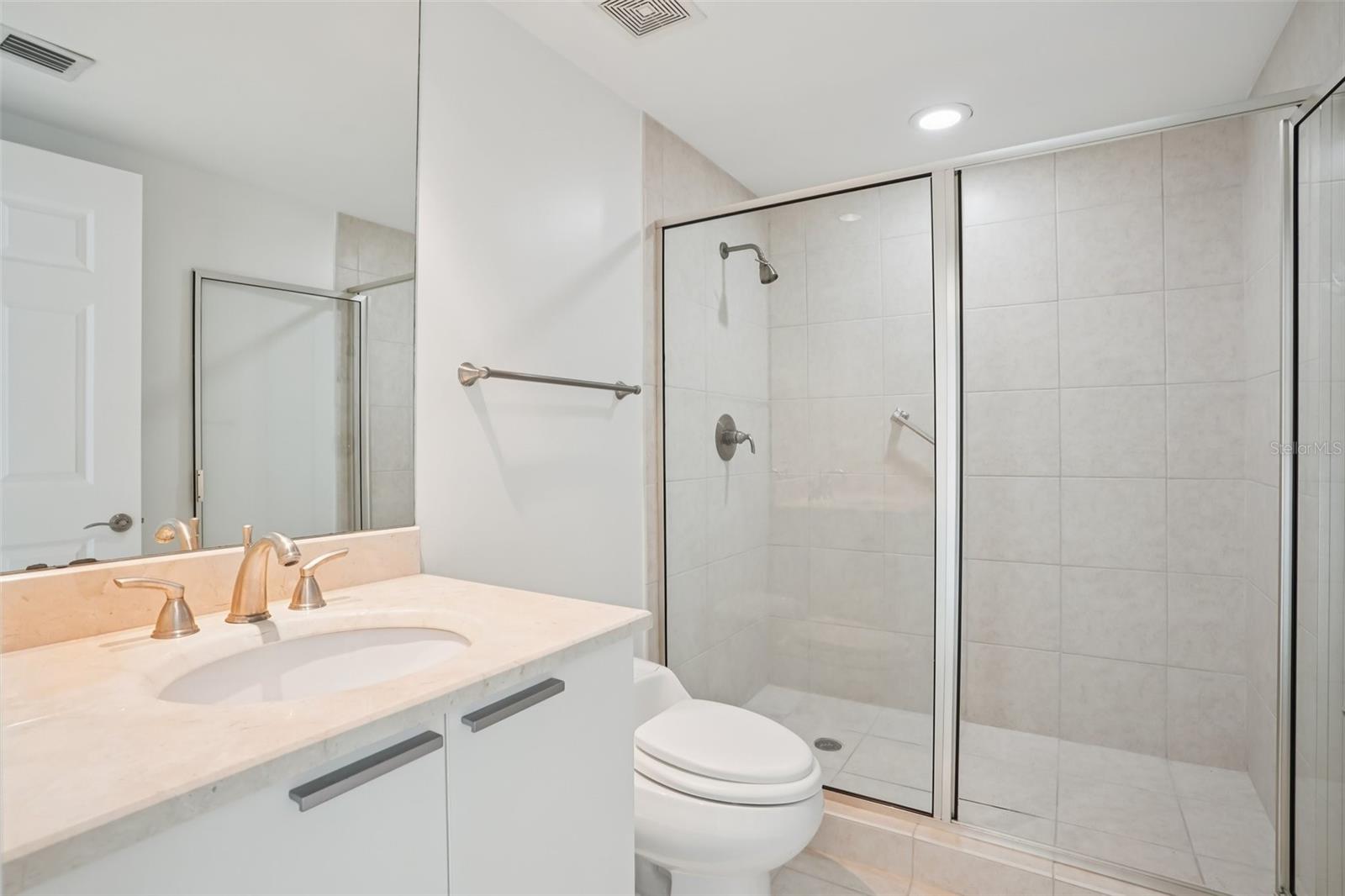 MARINA GRANDE/HALIFAX 01 - Residential