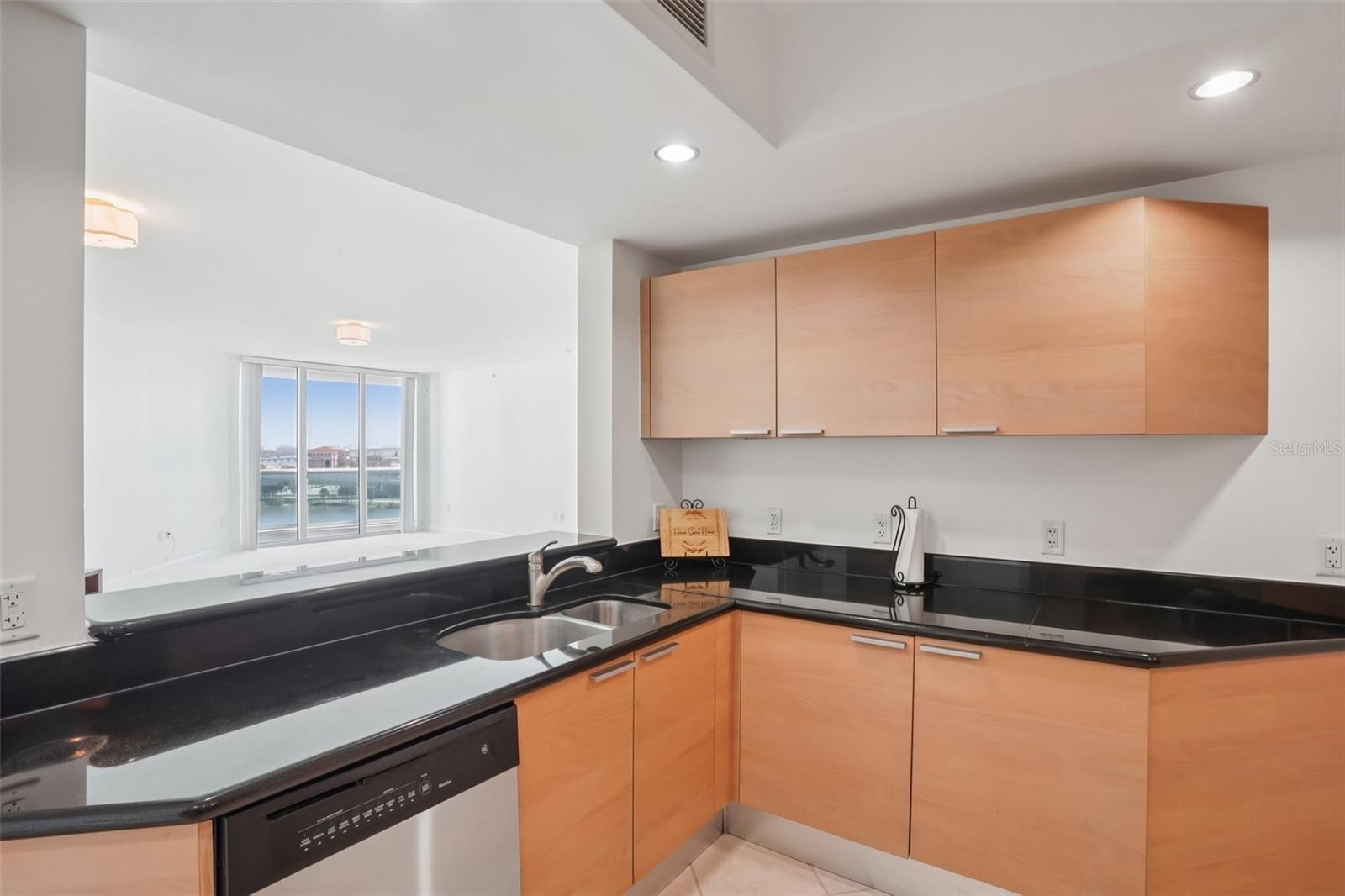 MARINA GRANDE/HALIFAX 01 - Residential