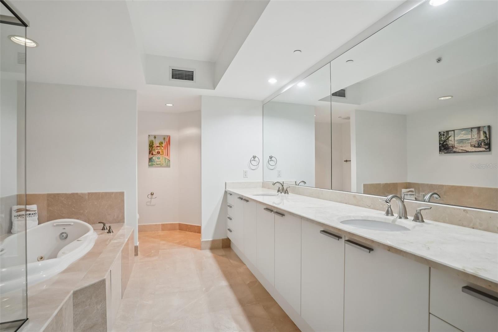 MARINA GRANDE/HALIFAX 01 - Residential