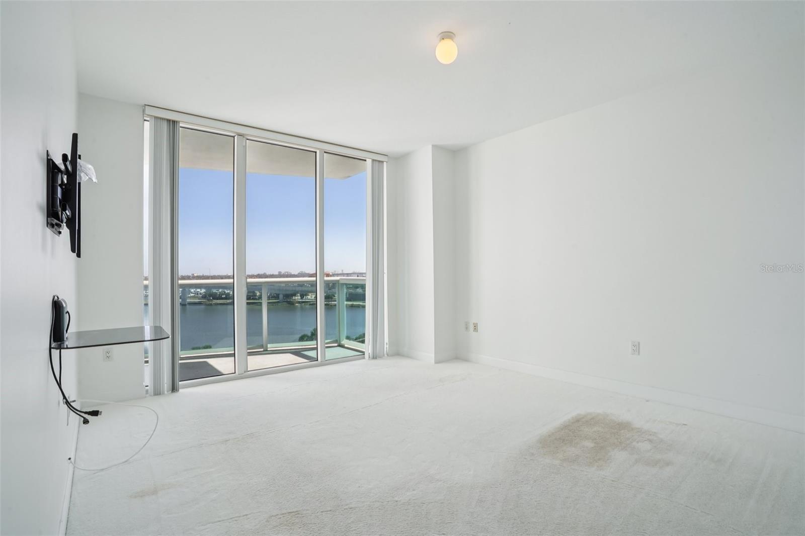 MARINA GRANDE/HALIFAX 01 - Residential