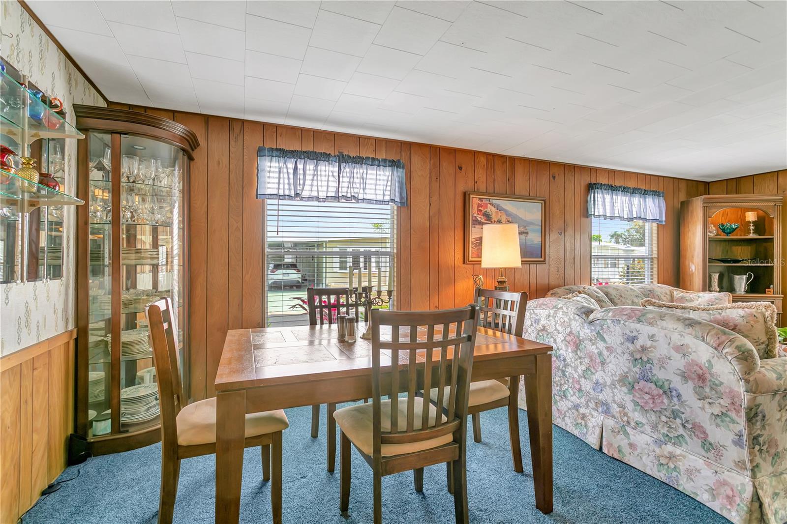 OAKWOOD MANOR - Residential