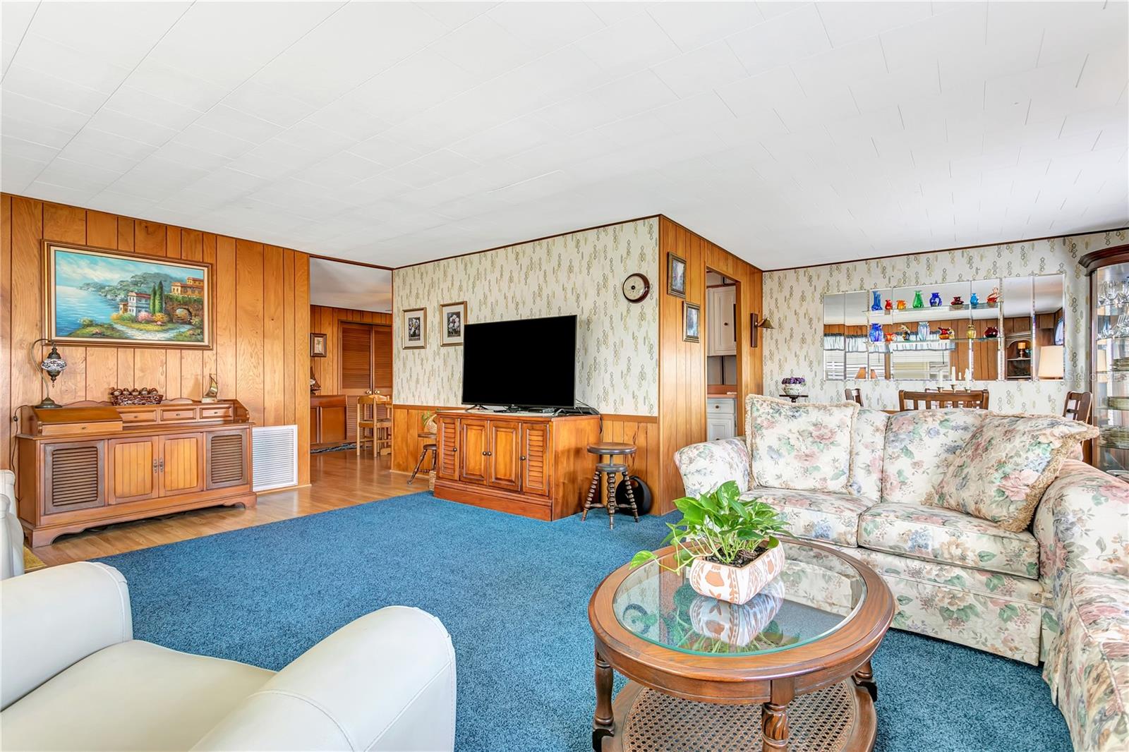 OAKWOOD MANOR - Residential