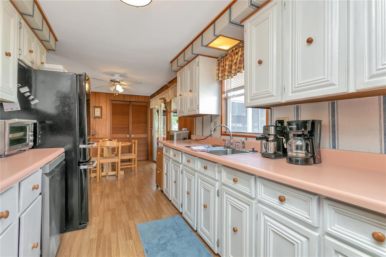 OAKWOOD MANOR - Residential