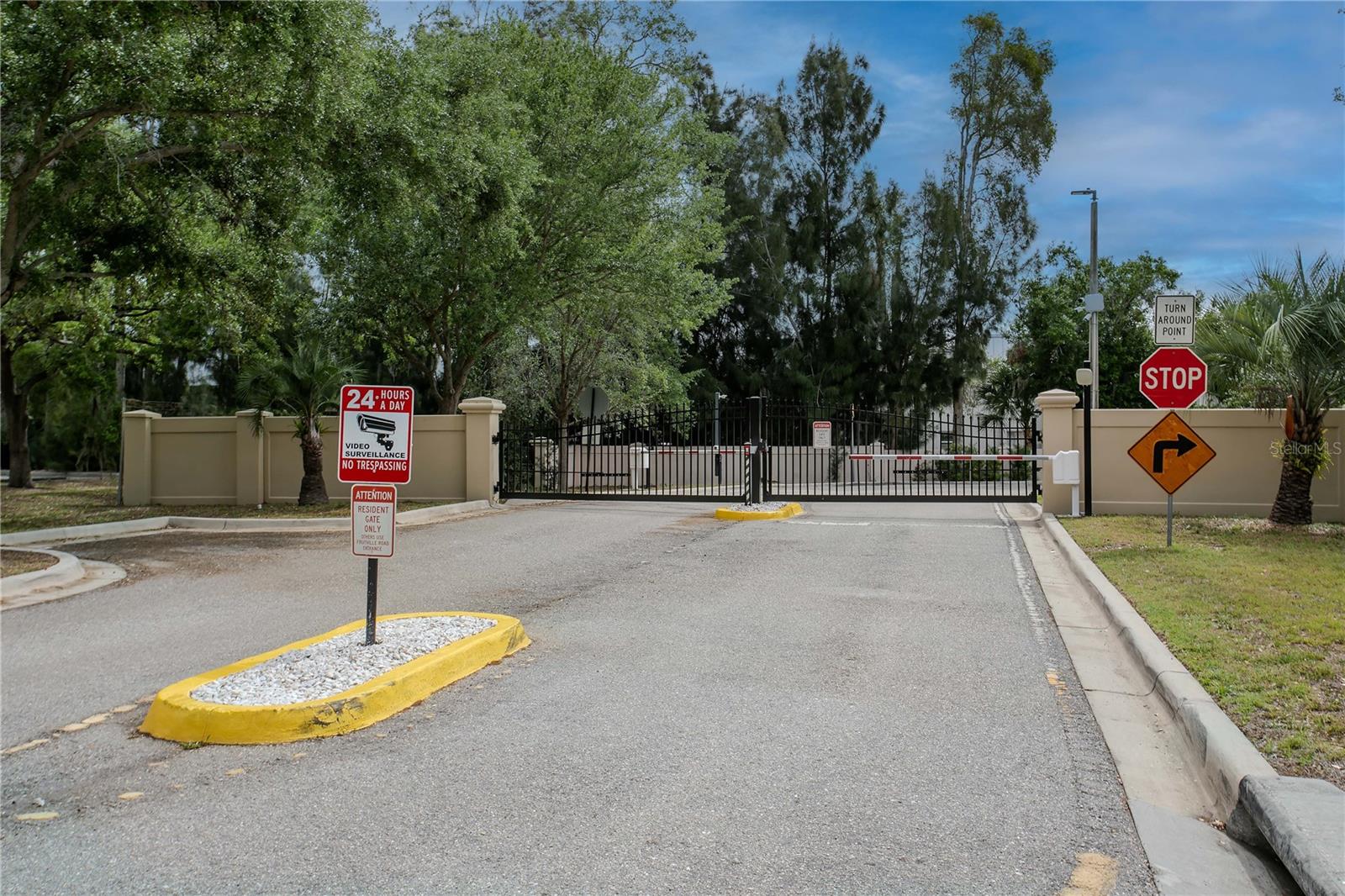 OAKWOOD MANOR - Residential