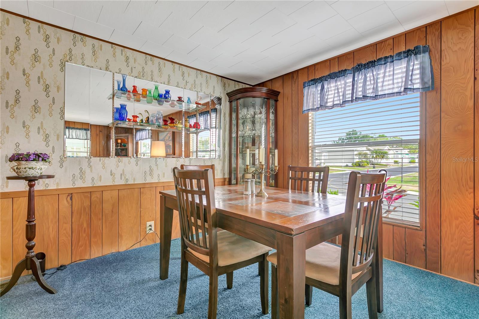 OAKWOOD MANOR - Residential