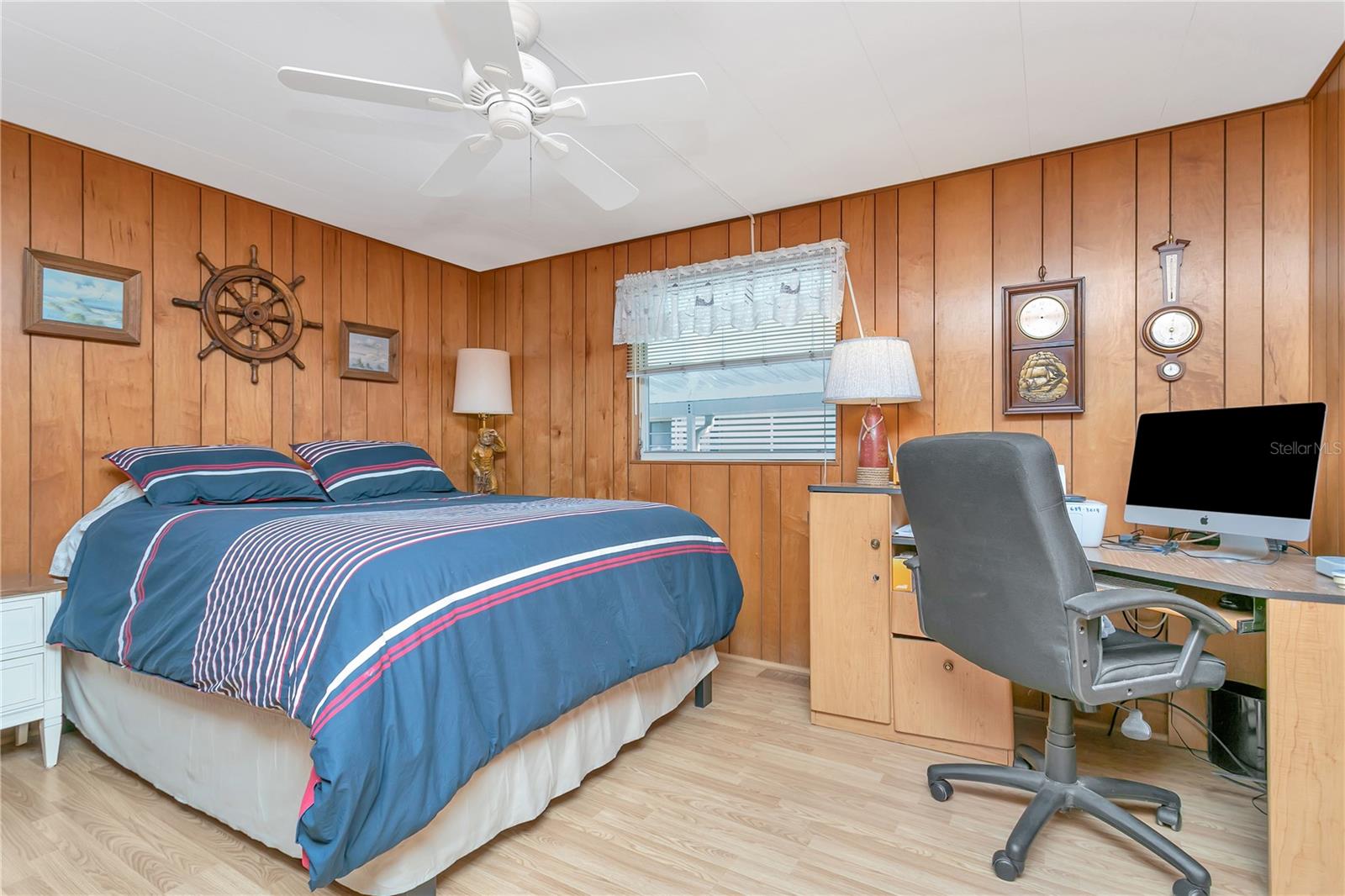 OAKWOOD MANOR - Residential