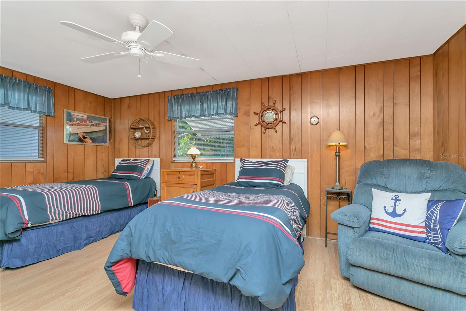 OAKWOOD MANOR - Residential