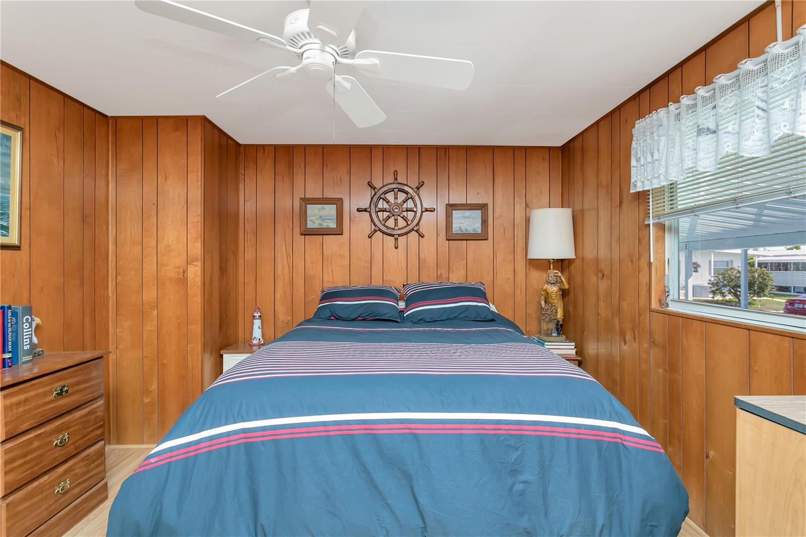 OAKWOOD MANOR - Residential