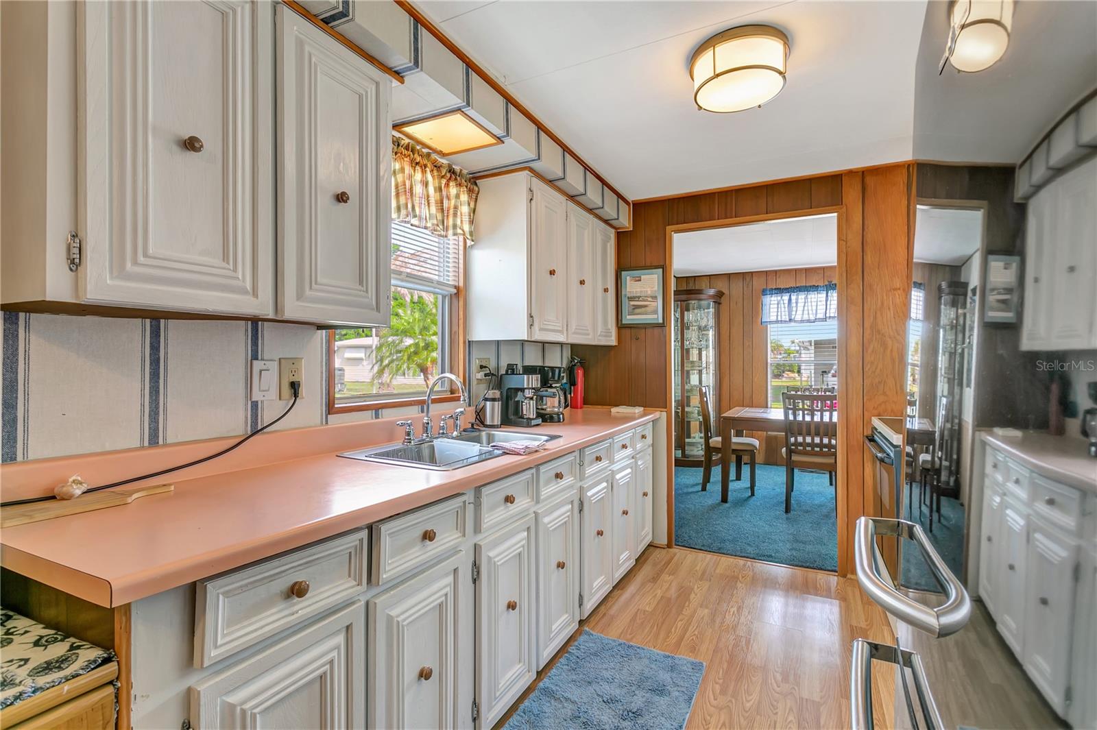 OAKWOOD MANOR - Residential