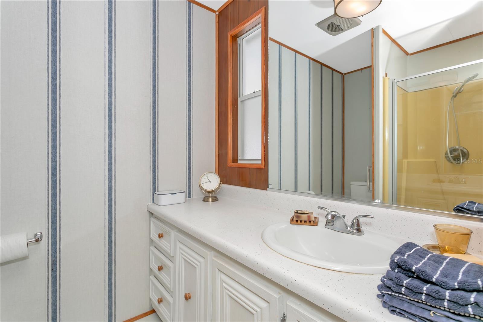 OAKWOOD MANOR - Residential