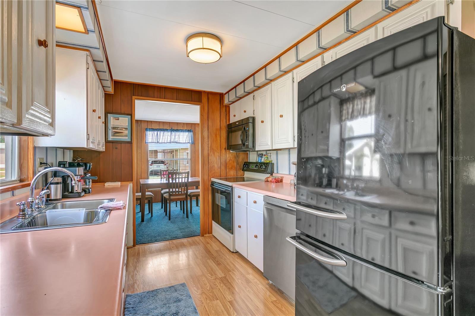 3208 OAKWOOD BOULEVARD S, SARASOTA, FL, 34237 2 3208 OAKWOOD BOULEVARD S