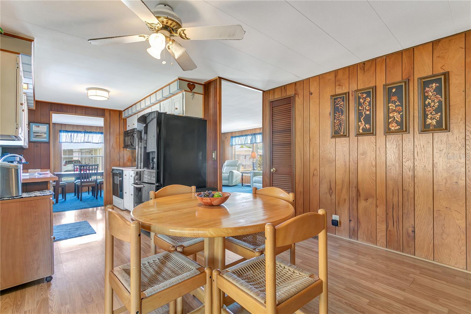 3208 OAKWOOD BOULEVARD S, SARASOTA, FL, 34237 3 3208 OAKWOOD BOULEVARD S