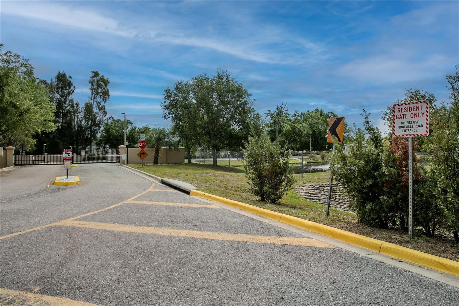 OAKWOOD MANOR - Residential