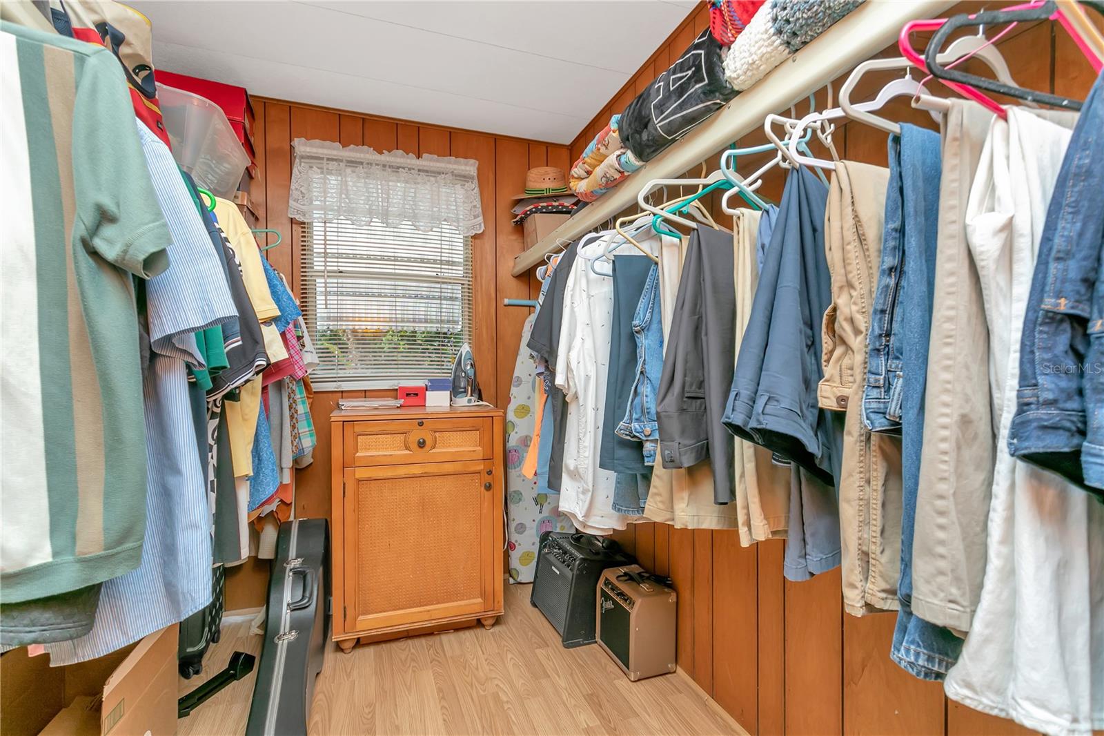 OAKWOOD MANOR - Residential