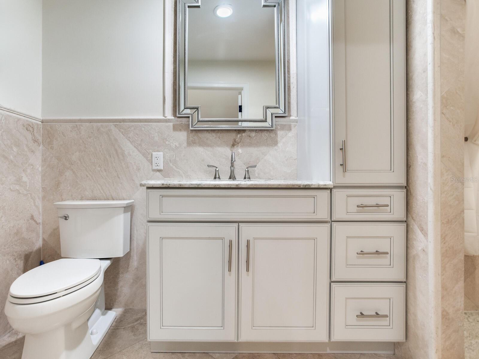 CRESCENT PLACE CONDO - Residential