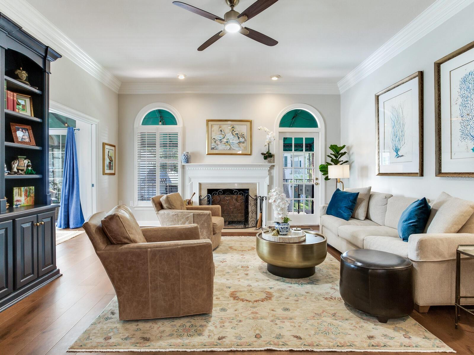 CRESCENT PLACE CONDO - Residential