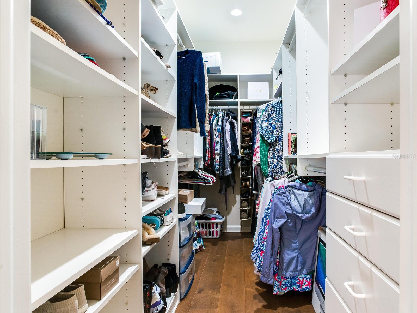 CRESCENT PLACE CONDO - Residential