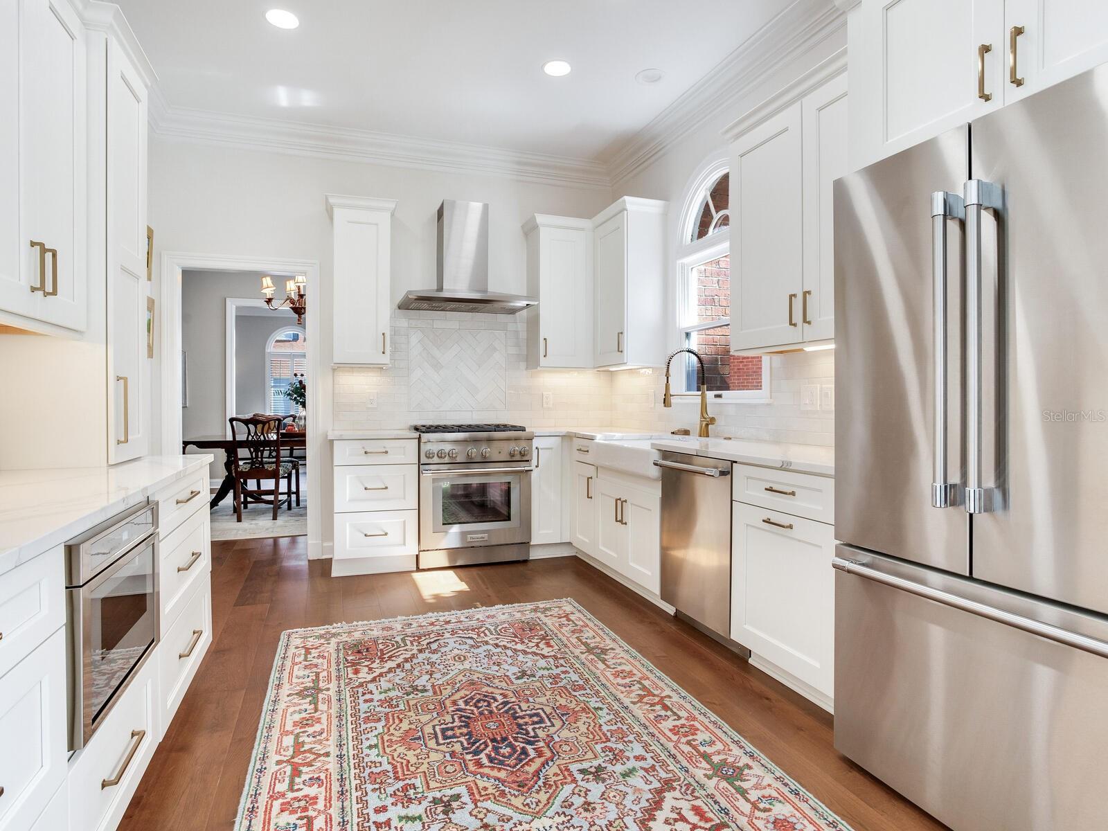 CRESCENT PLACE CONDO - Residential