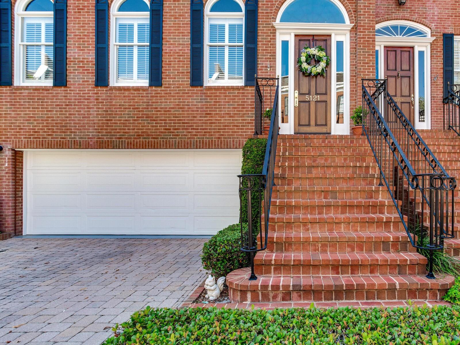 CRESCENT PLACE CONDO - Residential