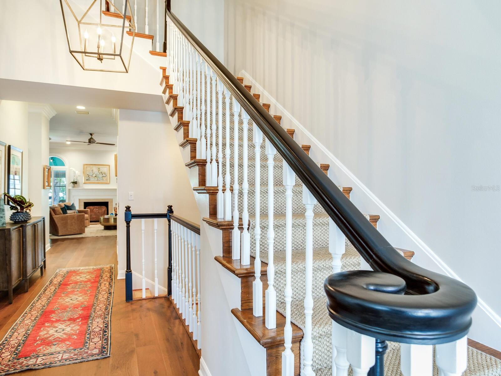 CRESCENT PLACE CONDO - Residential