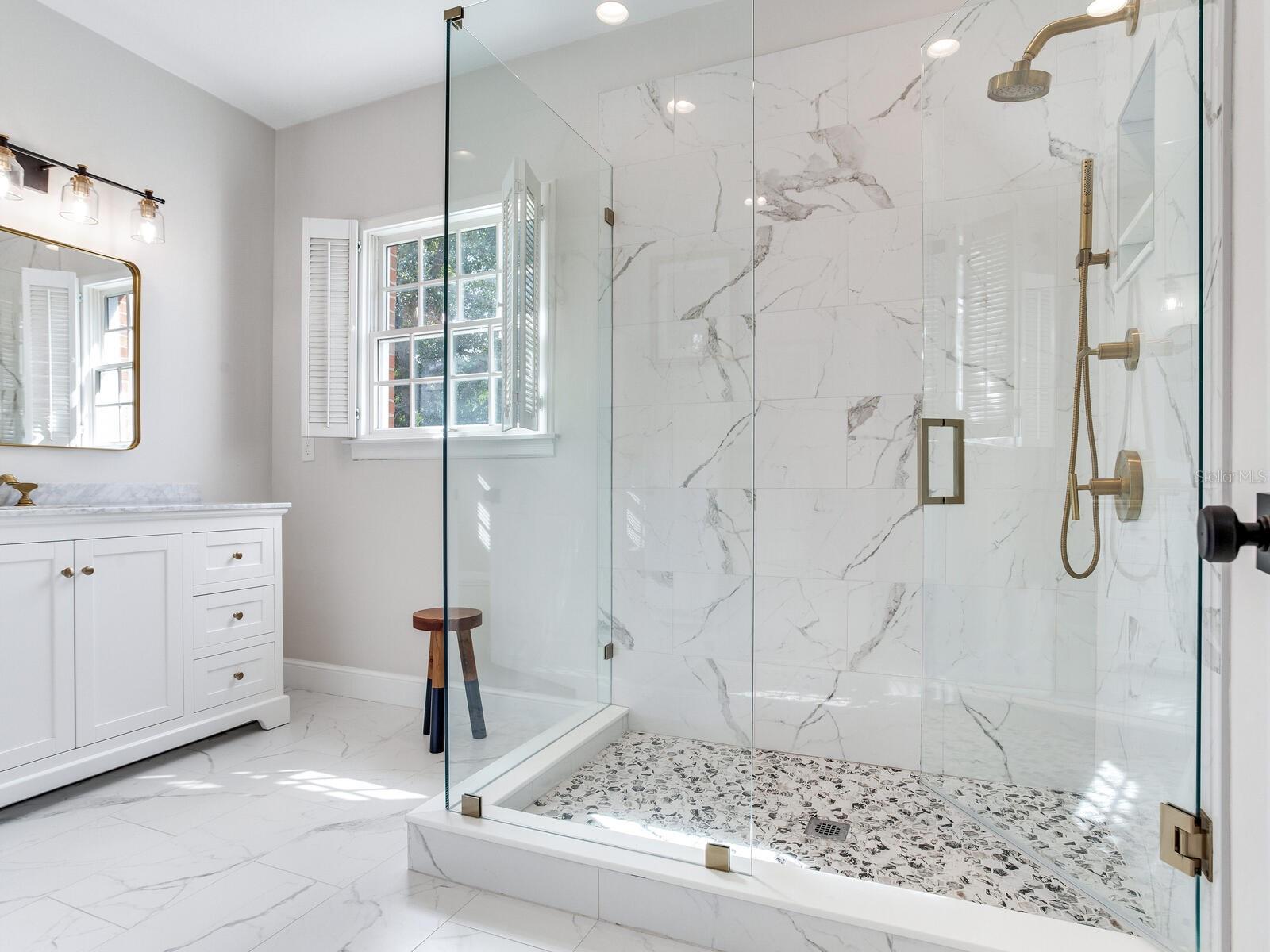 CRESCENT PLACE CONDO - Residential