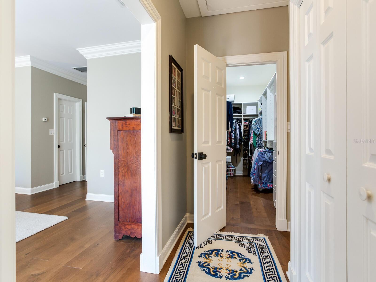 CRESCENT PLACE CONDO - Residential