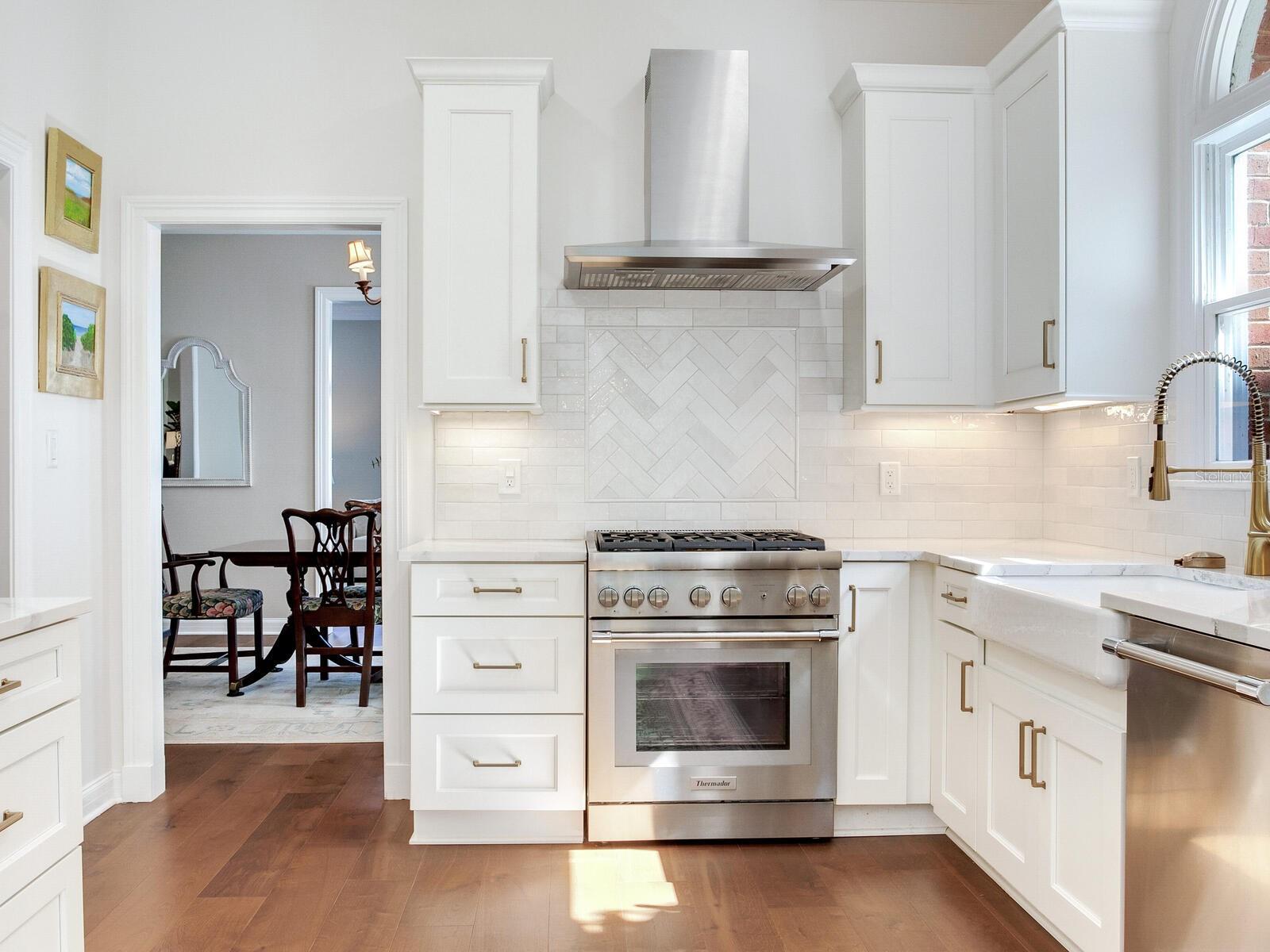 CRESCENT PLACE CONDO - Residential