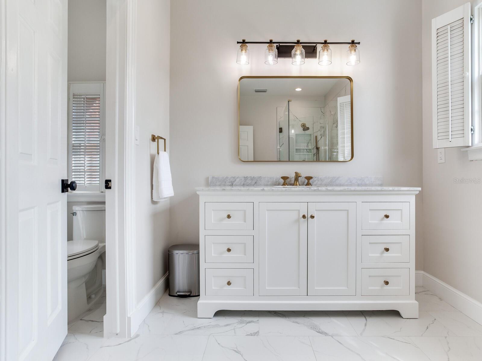 CRESCENT PLACE CONDO - Residential