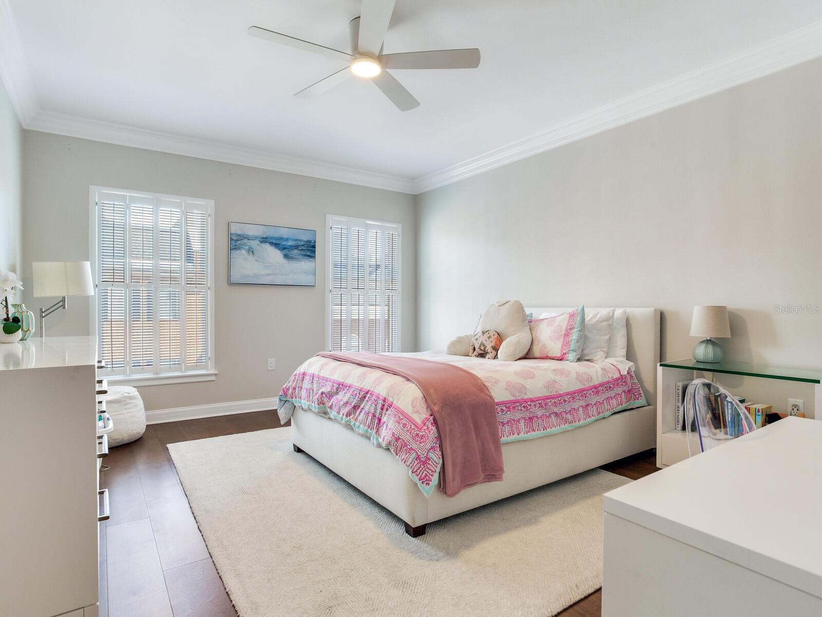 CRESCENT PLACE CONDO - Residential