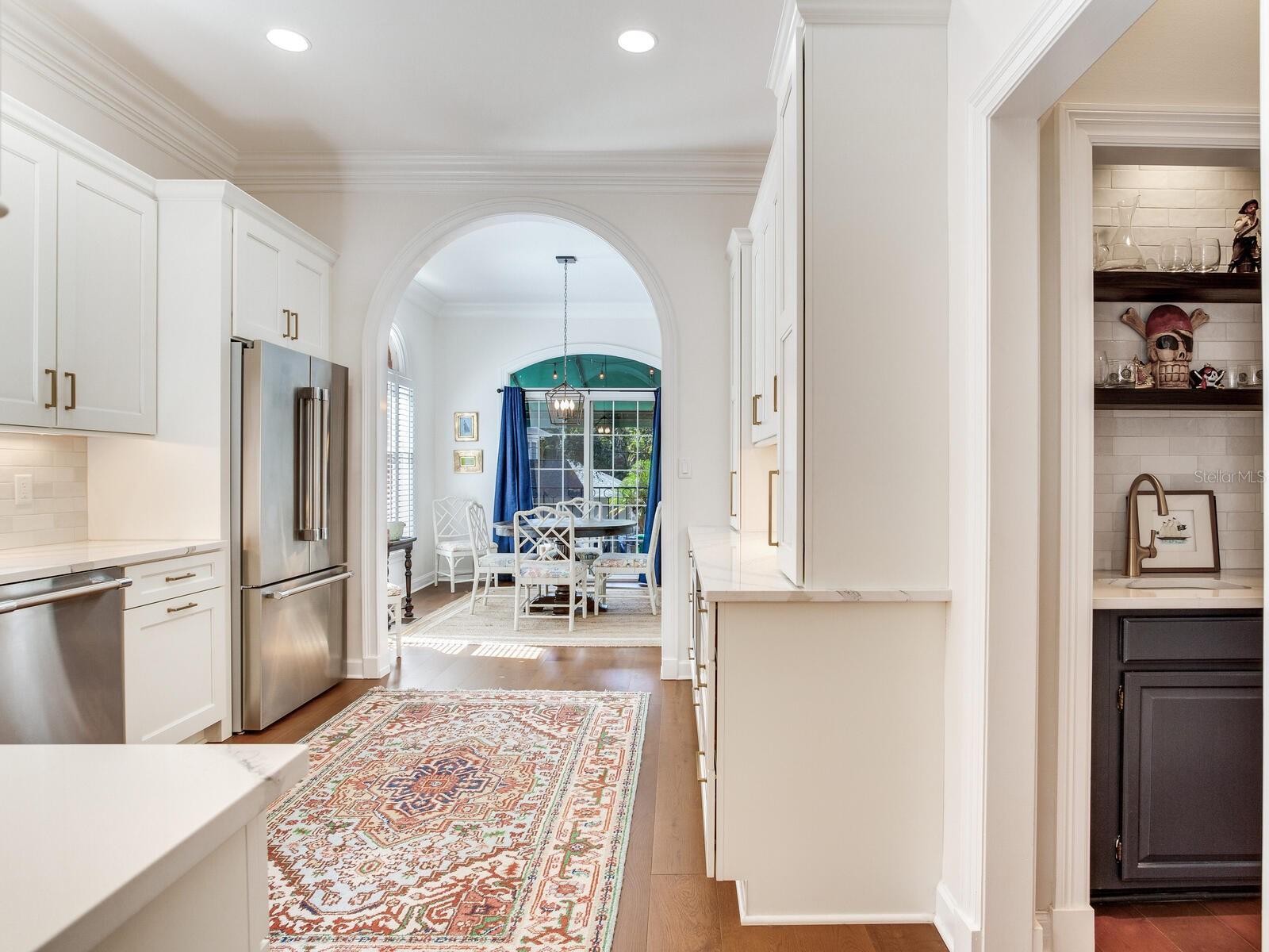 CRESCENT PLACE CONDO - Residential