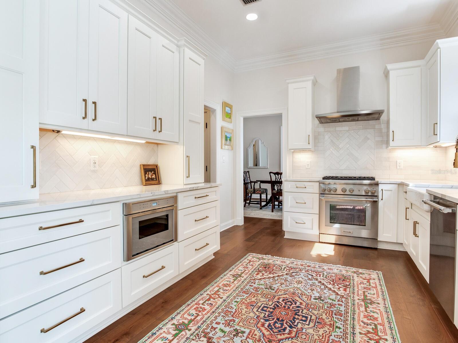 CRESCENT PLACE CONDO - Residential