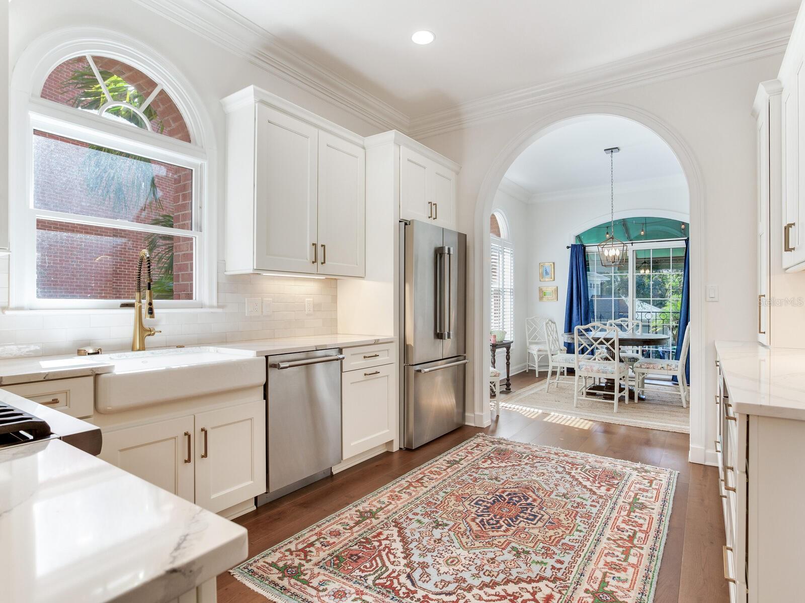 CRESCENT PLACE CONDO - Residential