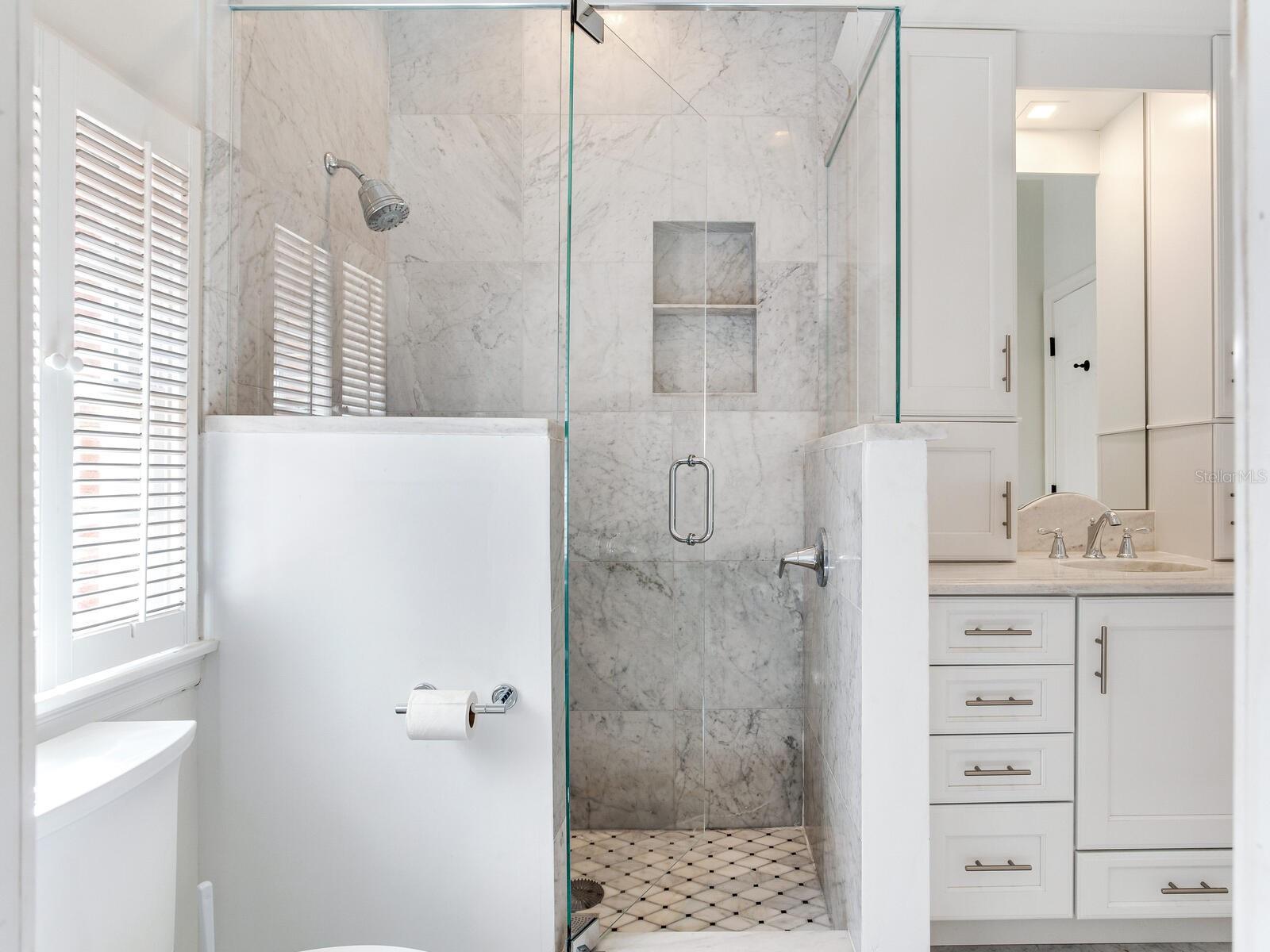 CRESCENT PLACE CONDO - Residential