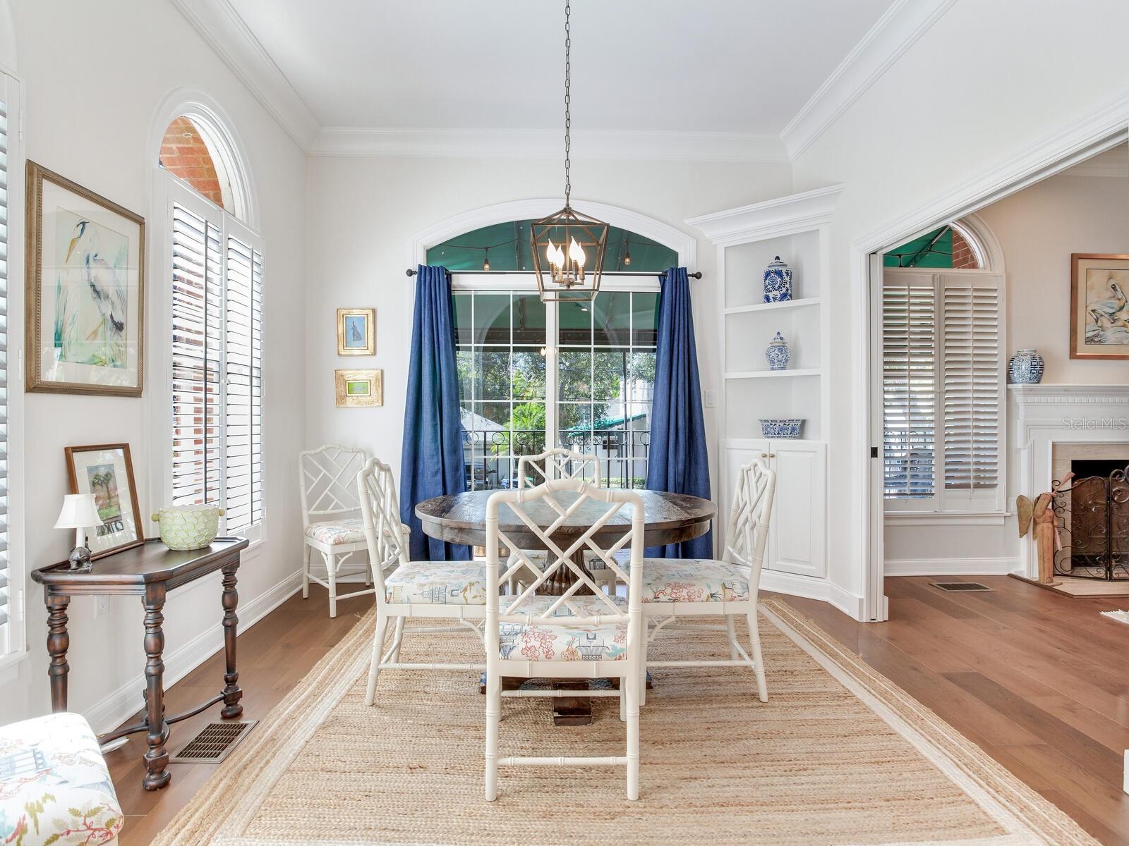 CRESCENT PLACE CONDO - Residential