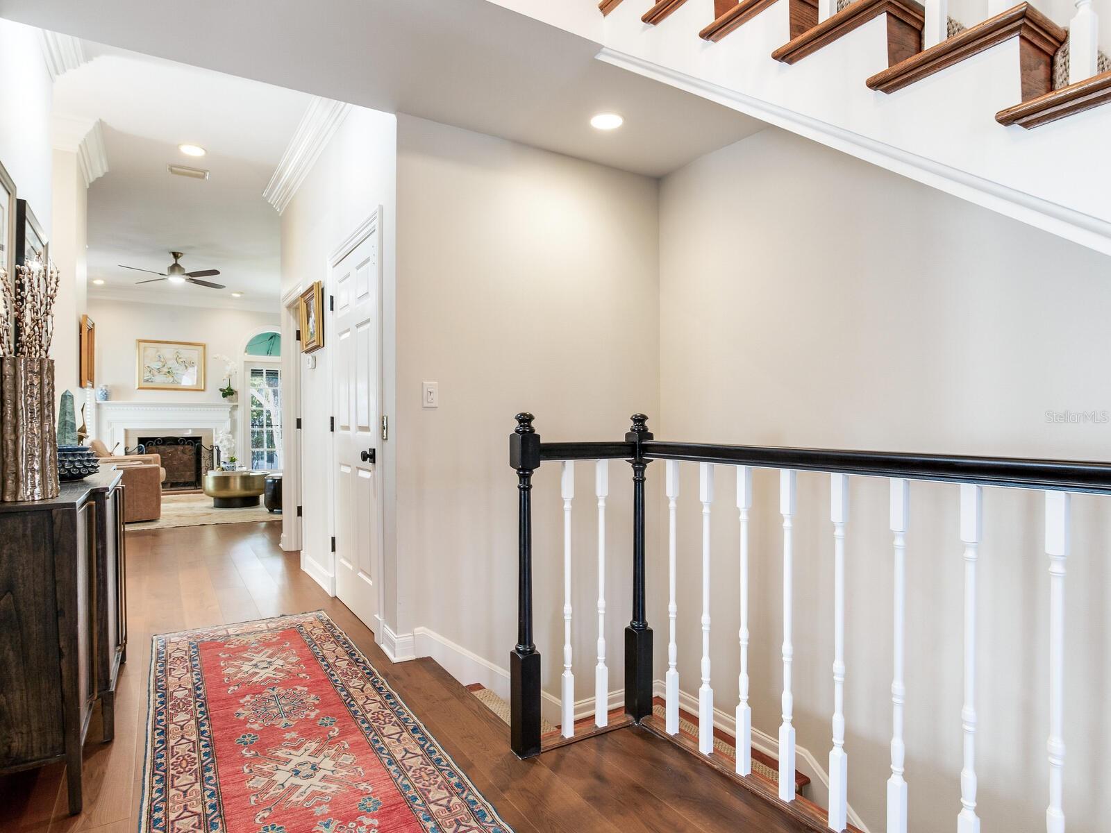 CRESCENT PLACE CONDO - Residential