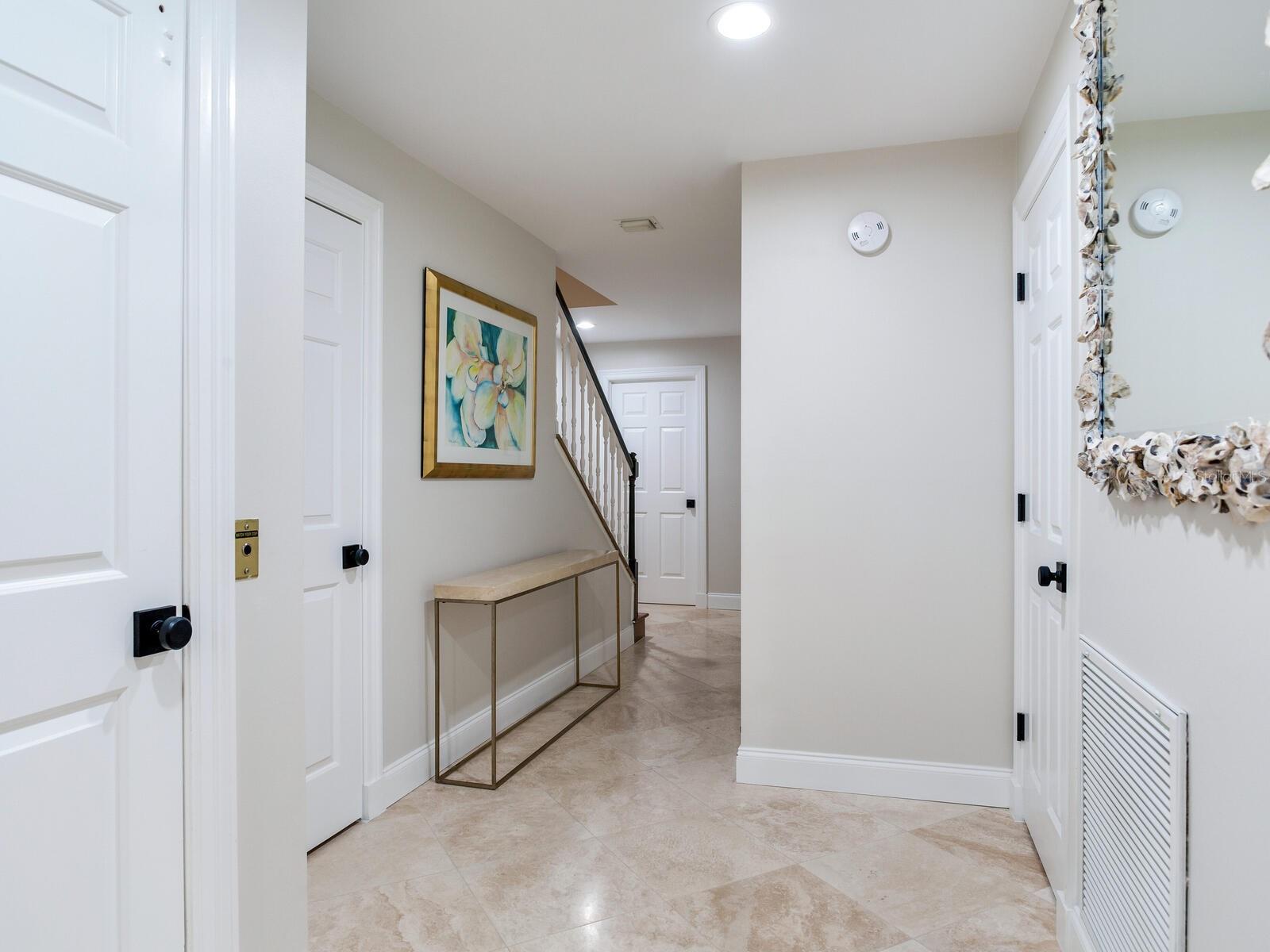 CRESCENT PLACE CONDO - Residential