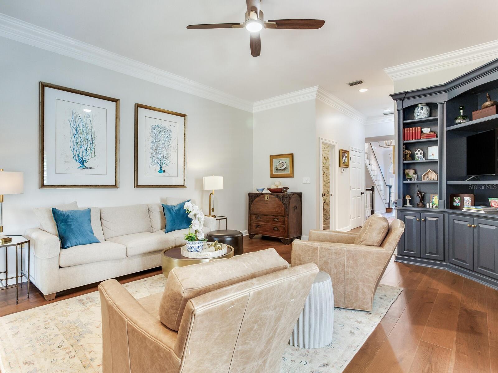 CRESCENT PLACE CONDO - Residential