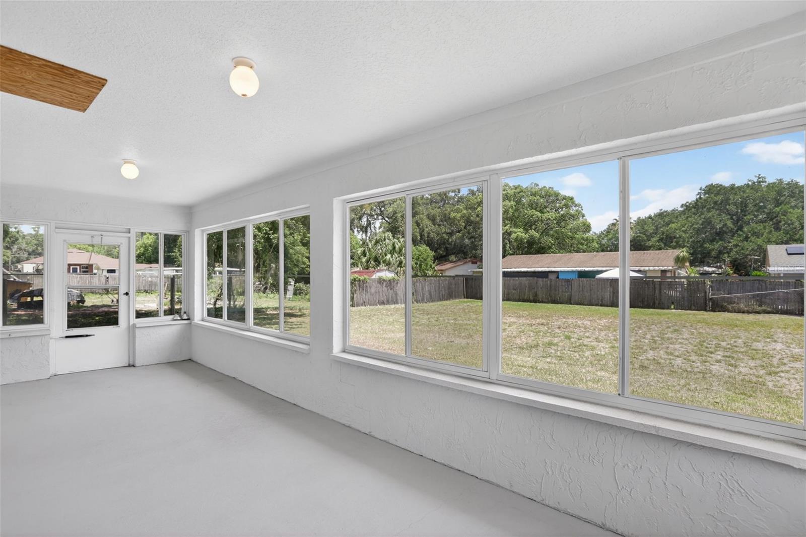 ACREAGE & UNREC - Residential