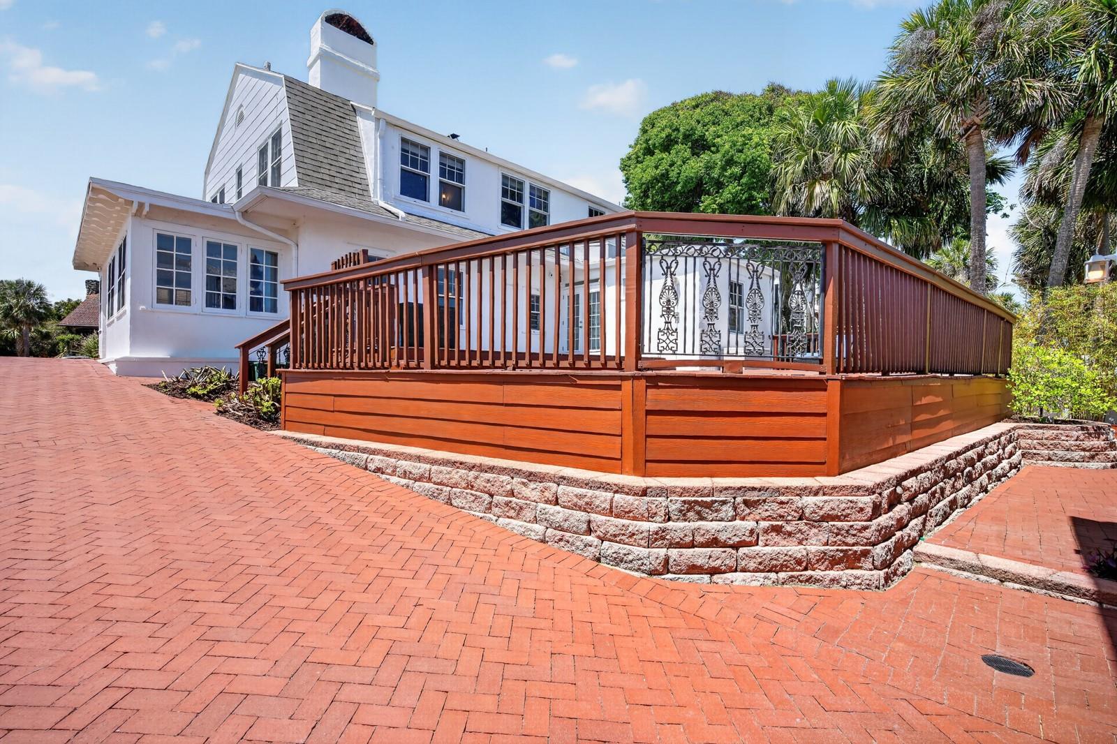 BOSTWICK PARK - Residential