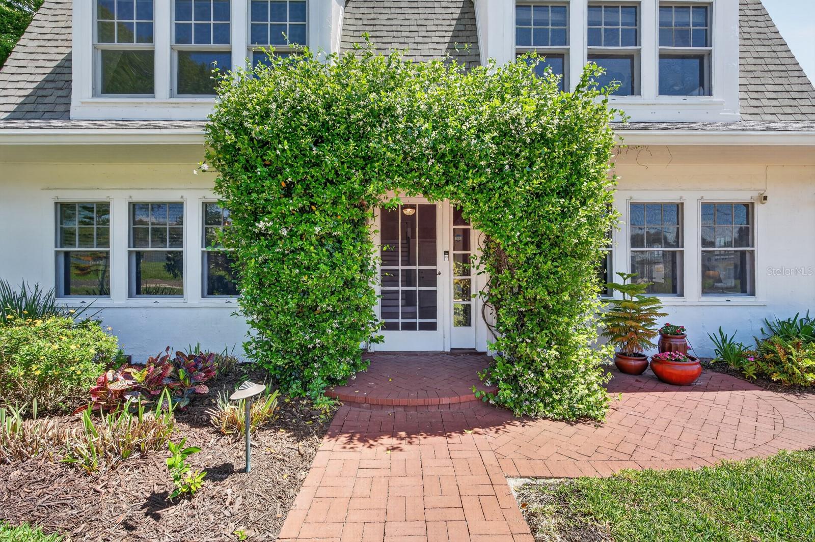 BOSTWICK PARK - Residential