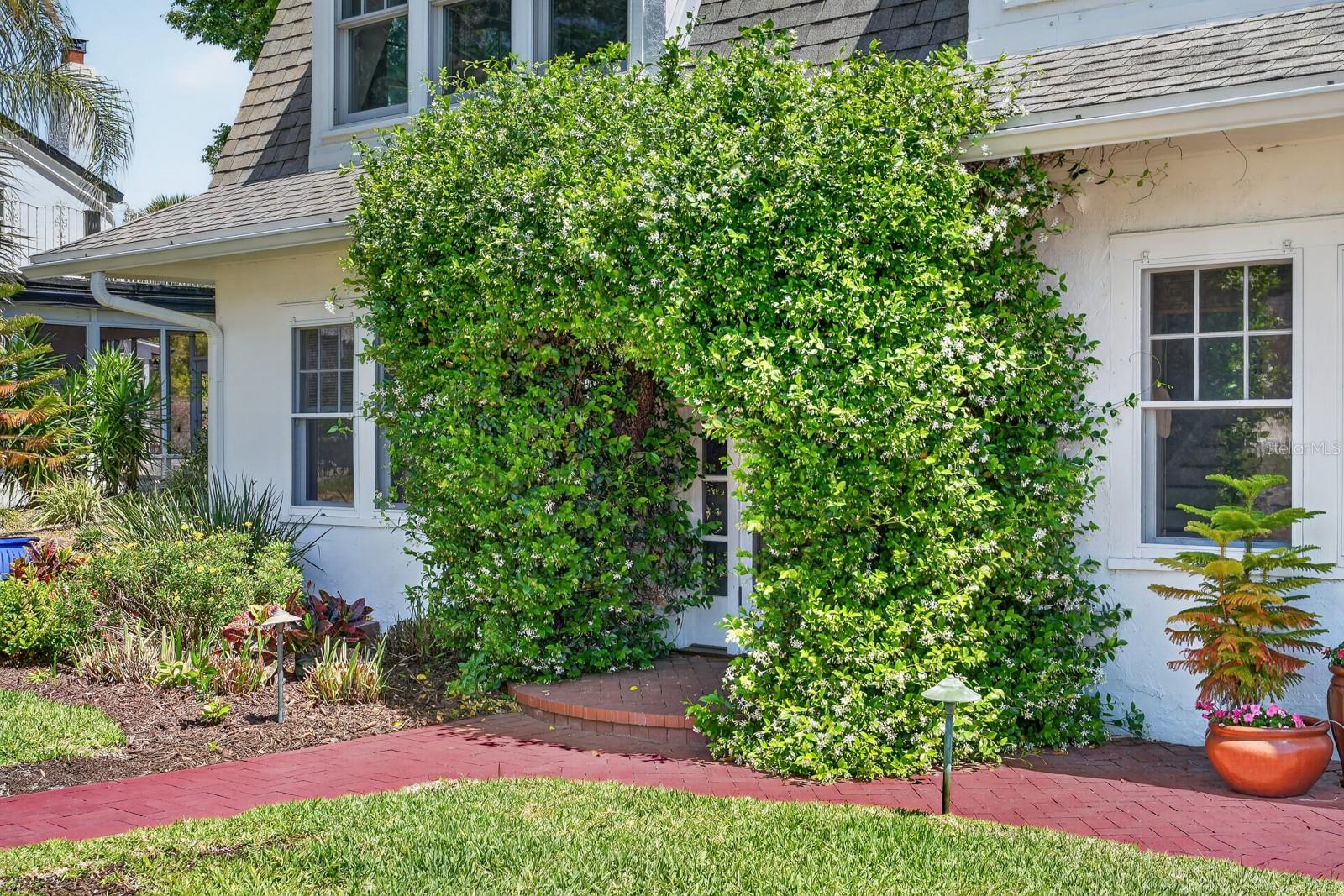 BOSTWICK PARK - Residential