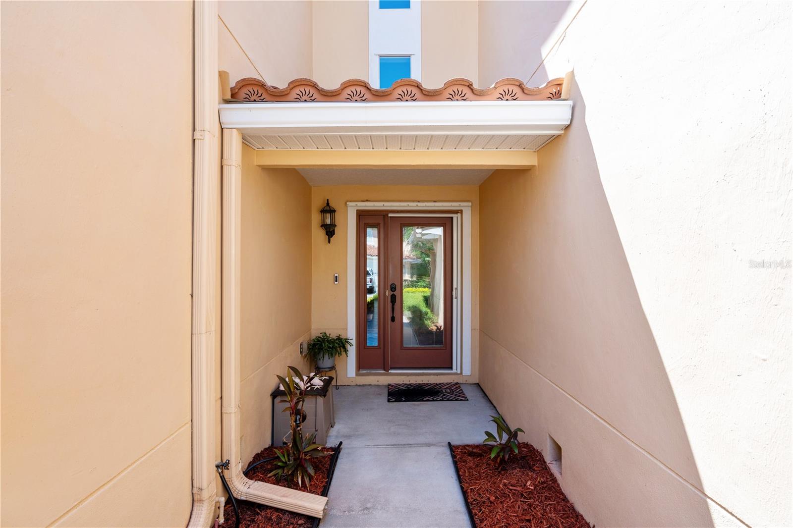 210 VALENCIA CIRCLE