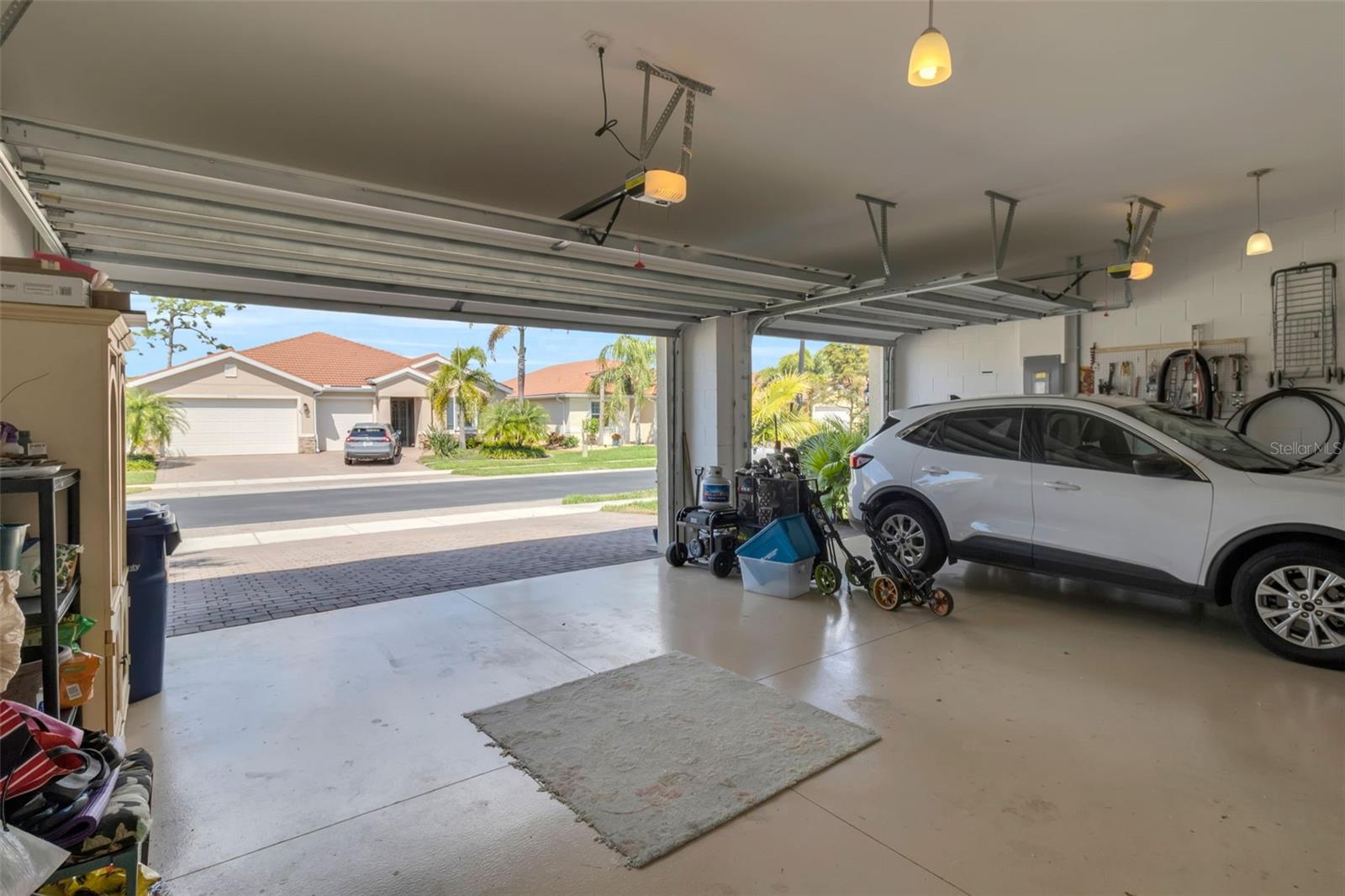 CARIBBEAN VILLAGE - Residential