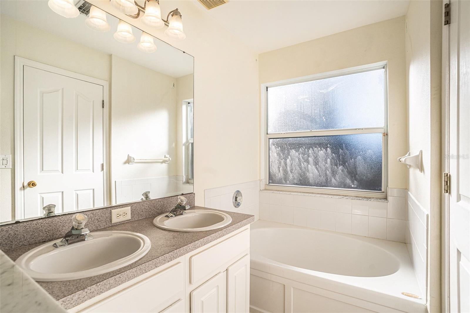 TRAFALGAR SQUARE - Residential