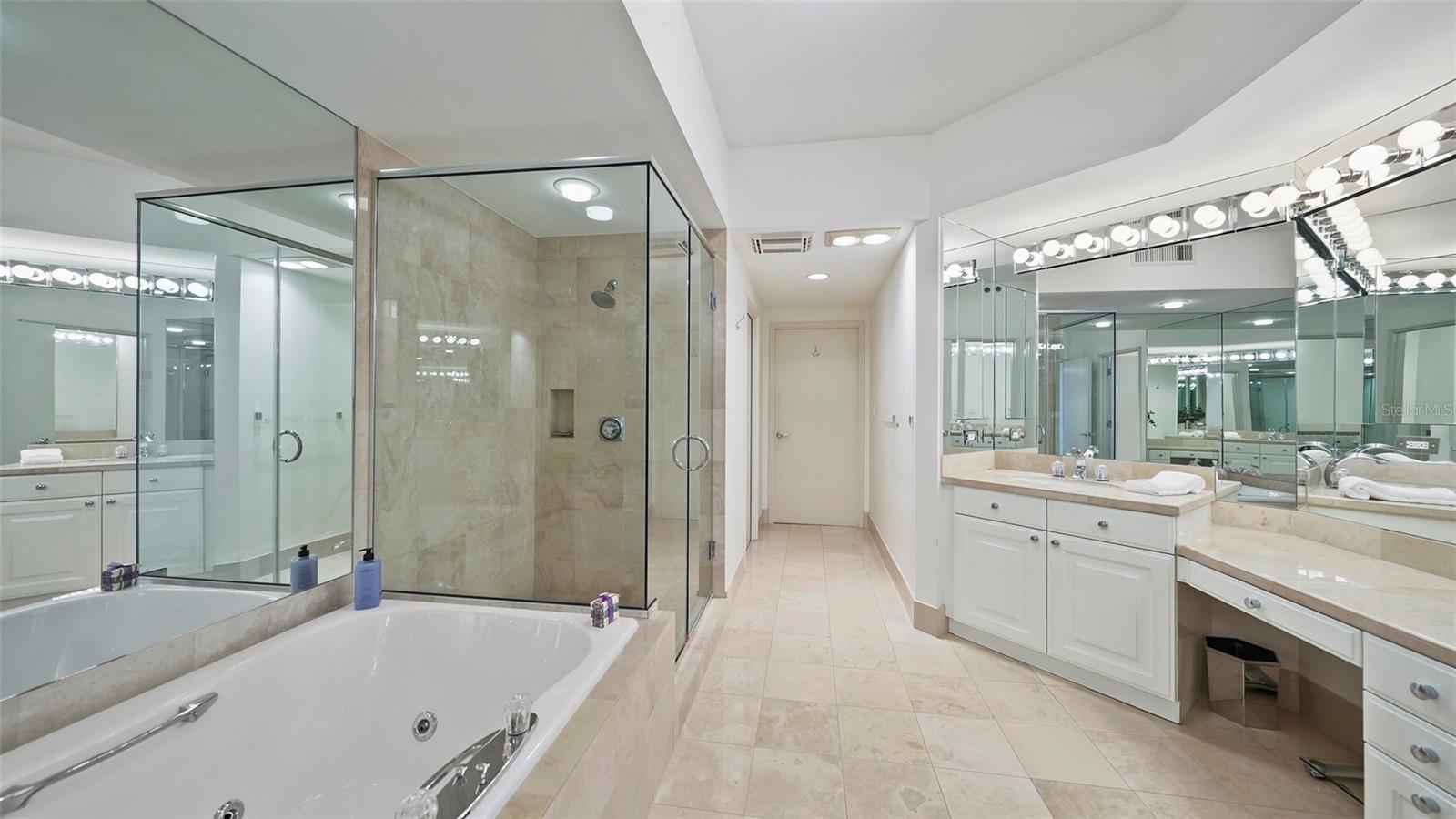 GRAND BAY 1 - Residential