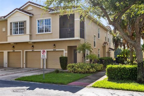 Photo of 2805 Oakwater Drive #166, Kissimmee, FL 34747 (MLS # O6337803)